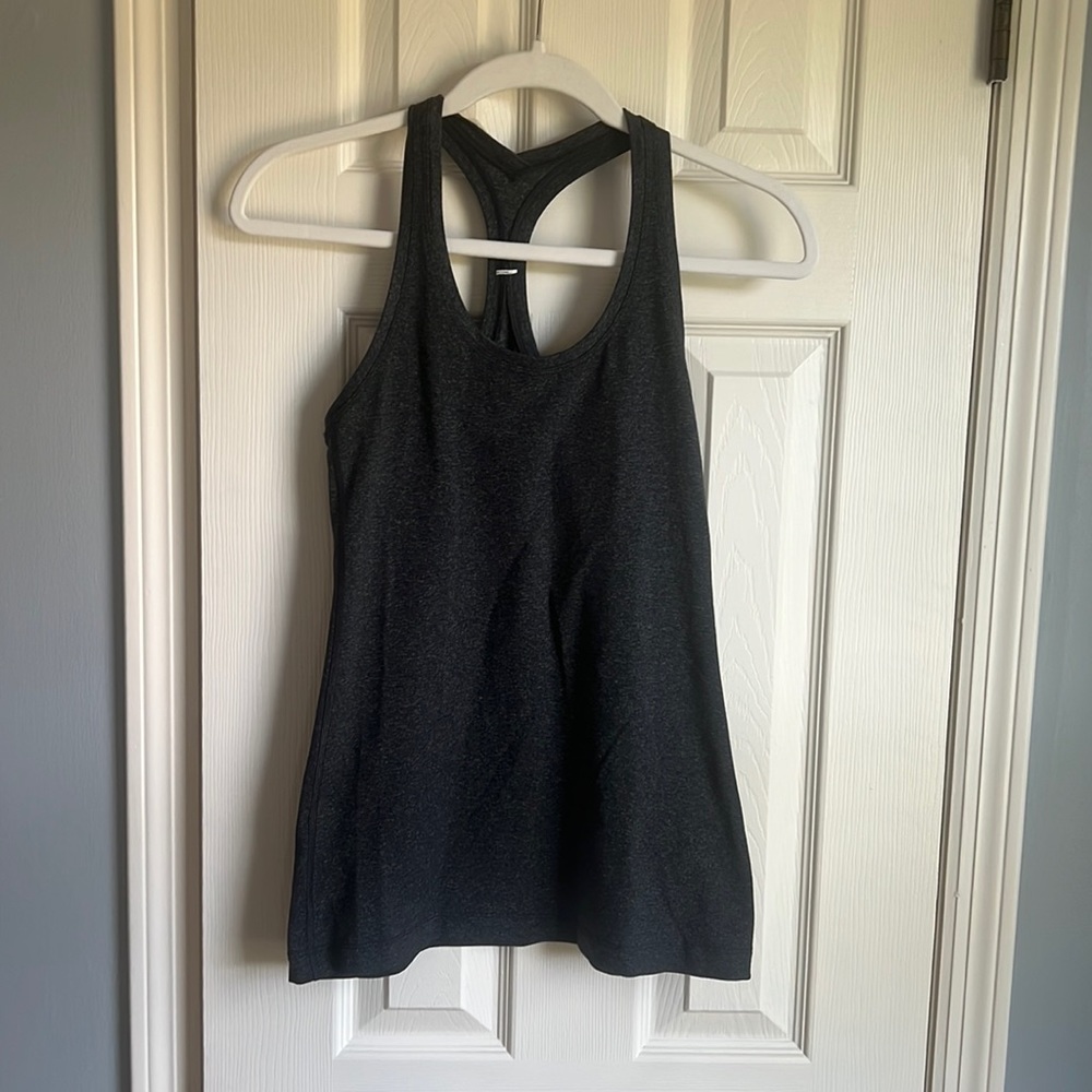 Lululemon tank size 6